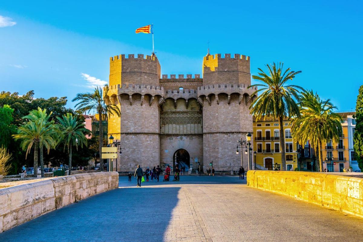 Ferienwohnung Cozy & Bright Flat At The Entrance Of Old Valencia Exterior foto